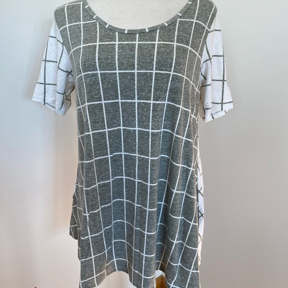 LulaRoe Top Bundle - Picture 5 of 13